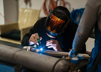 Сварщик газовой сварки